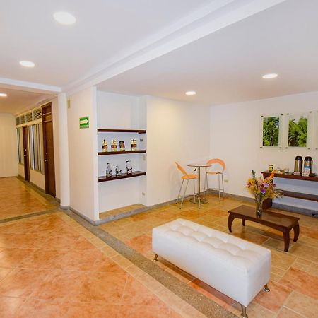 Hotel Monarca Armenia Exterior foto